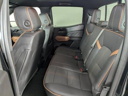 Used 2023 GMC Canyon AT4 w/ Technology Package image 17