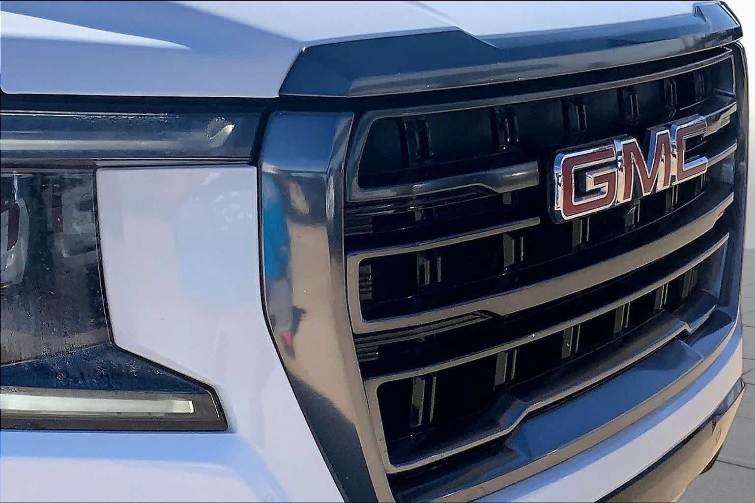 Used 2021 GMC Yukon AT4 w/ AT4 Premium Package AWD/4WD image 29