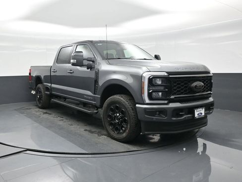 New 2026 Ford F250 Lariat w/ Black Appearance Package AWD/4WD image 15