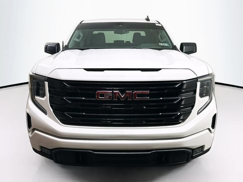 Used 2025 GMC Sierra 1500 Elevation w/ X31 Off-Road Package AWD/4WD image 2
