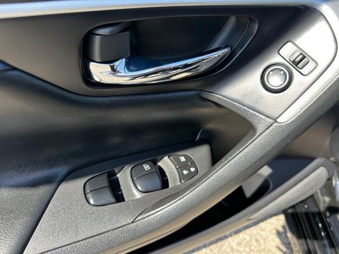 Used 2017 Nissan Altima 2.5 SR image 33