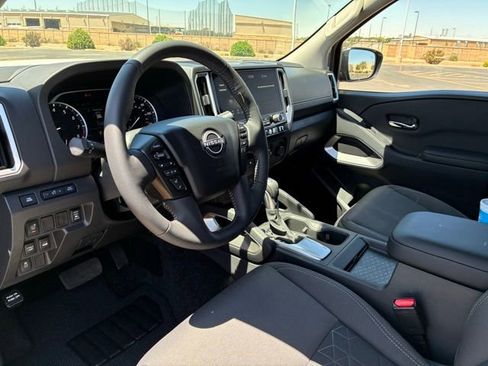 Certified 2025 Nissan Frontier SV w/ SV Convenience Package AWD/4WD image 11