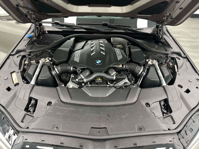 Used 2021 BMW 750i xDrive AWD/4WD image 20