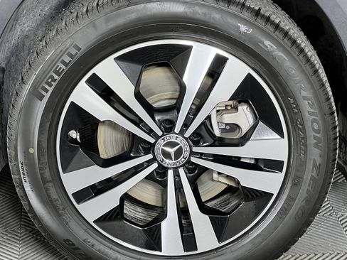 Certified 2025 Mercedes-Benz GLA 250 4MATIC image 15