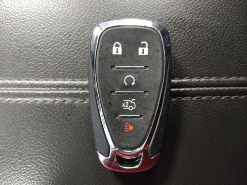 Used 2022 Chevrolet Malibu LT FWD image 32