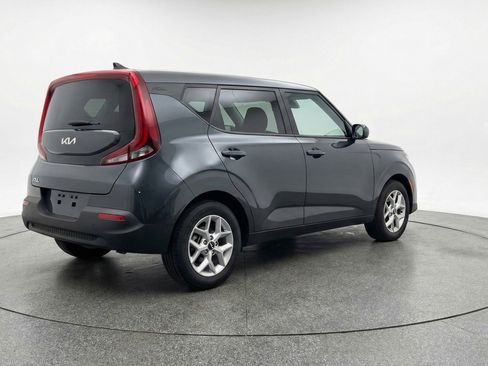 Used 2025 Kia Soul LX w/ LX Technology Package FWD image 9