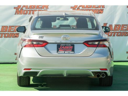 Used 2024 Toyota Camry SE FWD image 2
