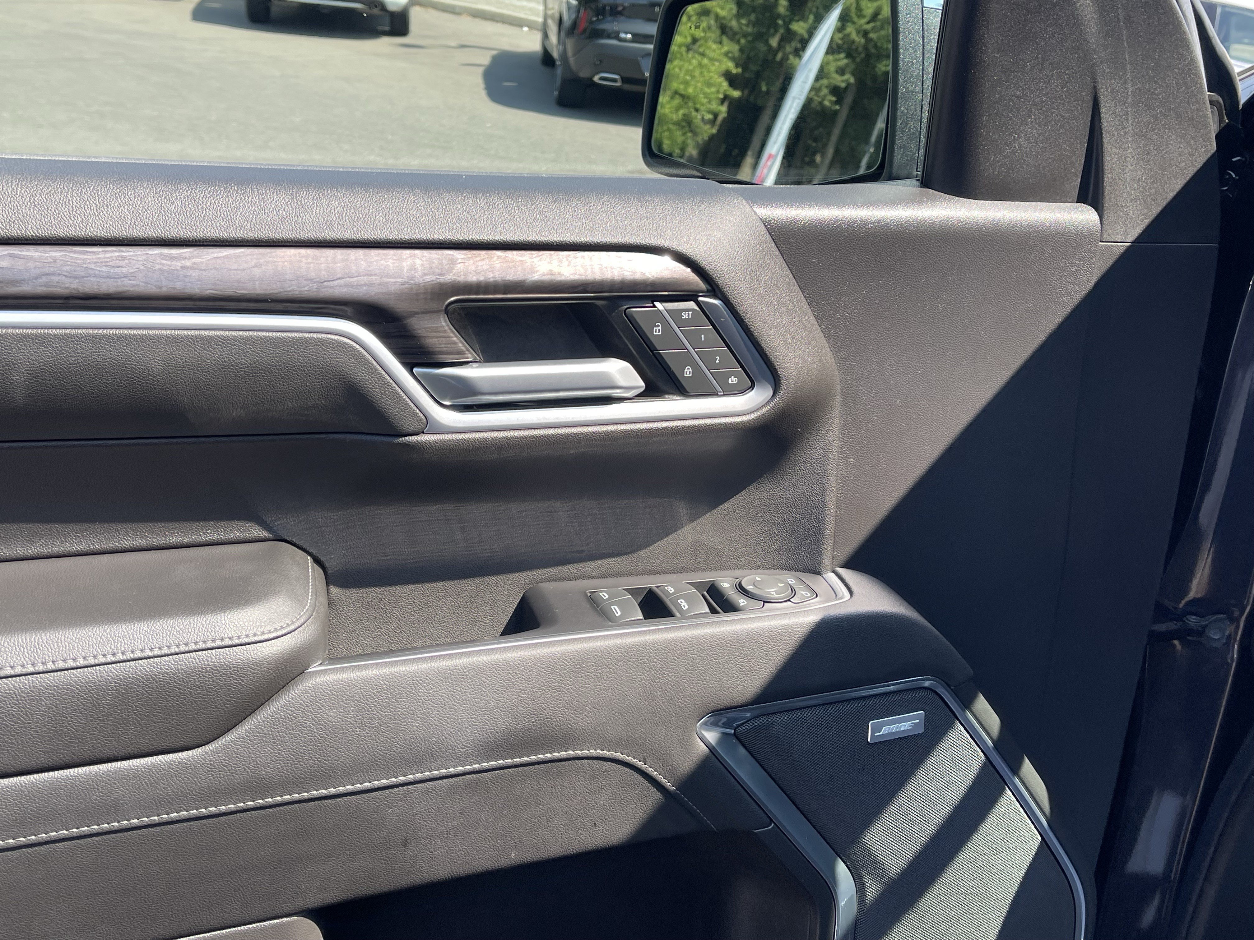 Used 2022 Chevrolet Silverado 1500 LTZ AWD/4WD image 13