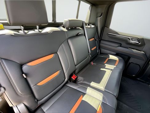 Used 2025 GMC Sierra 1500 AT4 w/ AT4 Premium Package AWD/4WD image 19