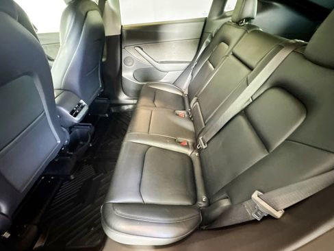 Used 2022 Tesla Model Y Performance image 21