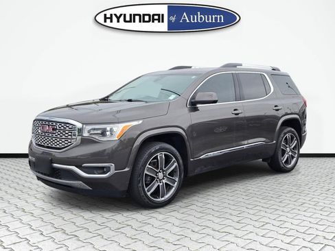 Used 2019 GMC Acadia Denali w/ Technology Package FWD image 11
