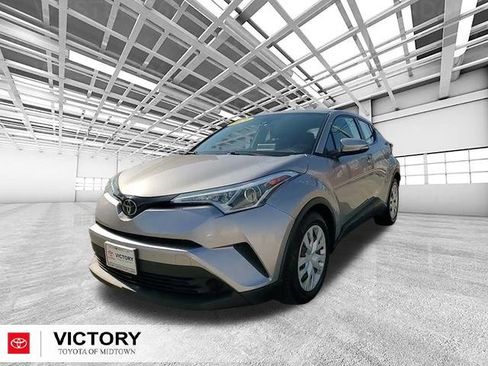 Used 2019 Toyota C-HR LE image 8