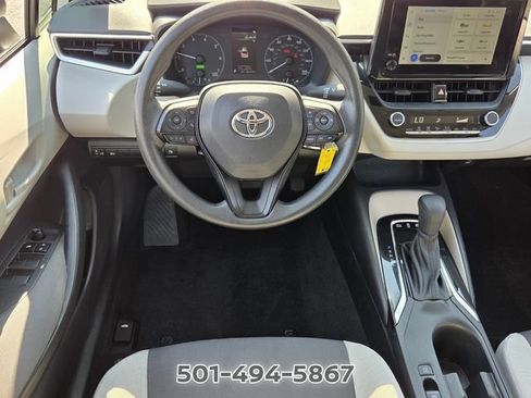 Used 2024 Toyota Corolla LE FWD image 11