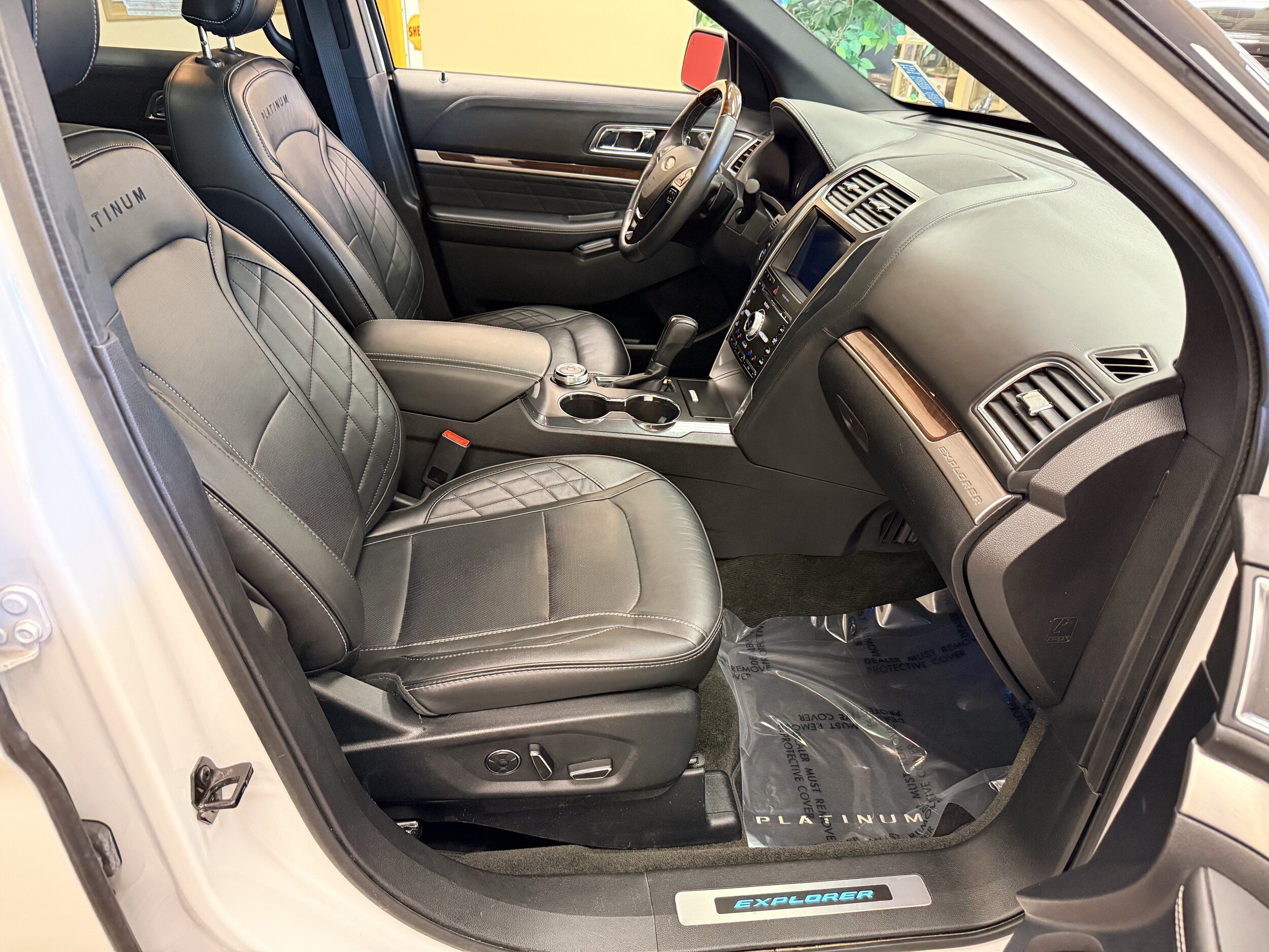 Used 2018 Ford Explorer Platinum AWD/4WD image 48