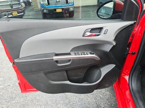 Used 2020 Chevrolet Sonic Premier image 11