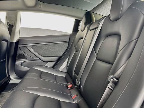 Used 2018 Tesla Model 3 Long Range RWD image 11