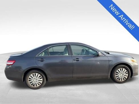 Used 2010 Toyota Camry FWD image 8