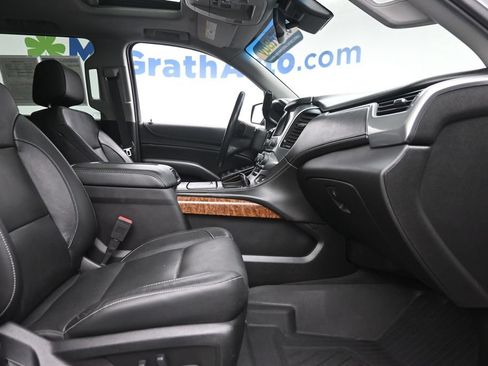Used 2020 Chevrolet Tahoe Premier w/ Premier 6.2L Value Package AWD/4WD image 9