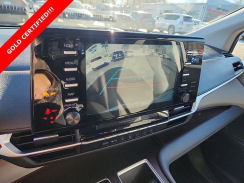 Certified 2024 Toyota Sienna LE image 18