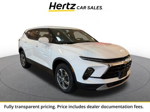 Used 2025 Chevrolet Blazer LT FWD image 1