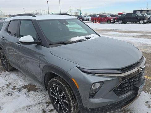 Used 2024 Chevrolet TrailBlazer ACTIV w/ Convenience Package image 2