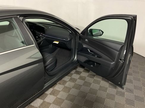 New 2026 Hyundai Elantra Limited image 37
