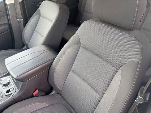 Used 2020 Chevrolet Traverse LT image 20