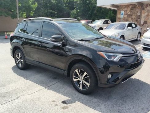 Used 2017 Toyota RAV4 XLE w/ Plus Extra Value Package AWD/4WD image 7