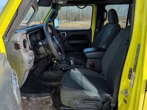 Used 2024 Jeep Gladiator Rubicon w/ Technology Group image 5