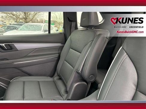 New 2026 Buick Enclave Sport Touring w/ LPO, Floor Liner Package image 38