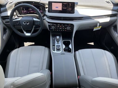 New 2026 INFINITI QX60 Luxe image 8