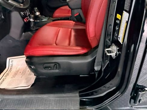 Certified 2024 Jeep Wrangler Unlimited Rubicon 392 w/ Dual Top Group AWD/4WD image 28