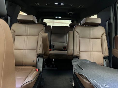 New 2026 Chevrolet Suburban High Country AWD/4WD image 14
