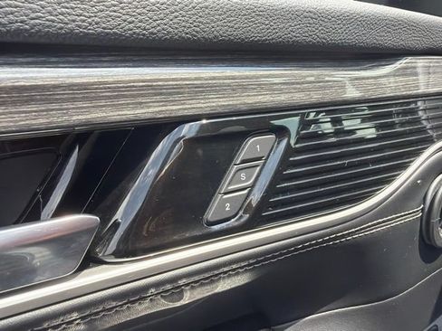 Used 2022 Jeep Wagoneer Series II AWD/4WD image 24