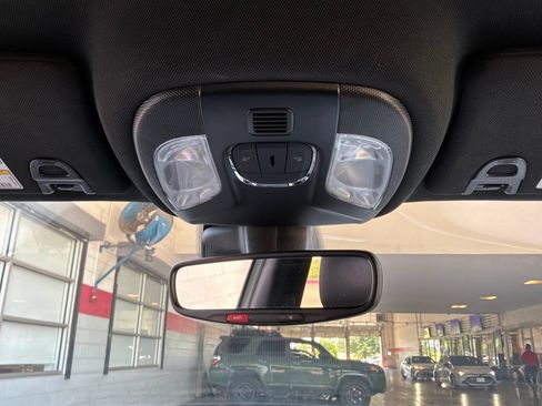 Used 2025 Jeep Compass Limited AWD/4WD image 16