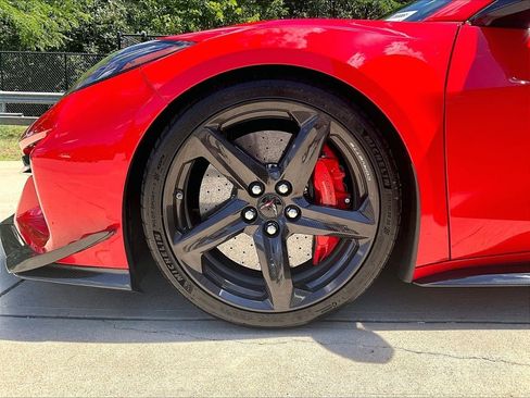 Used 2023 Chevrolet Corvette Z06 RWD image 7