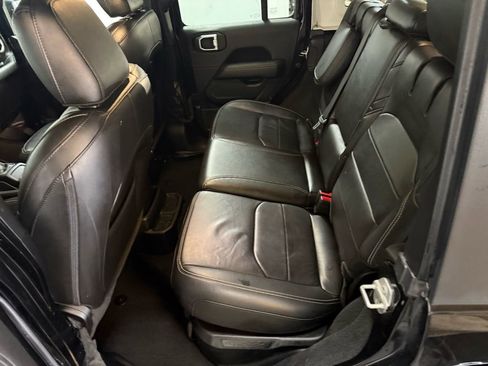 Used 2023 Jeep Wrangler Unlimited Sahara w/ Cold Weather Group image 37