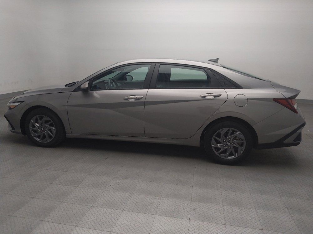 Used 2024 Hyundai Elantra SEL FWD image 3