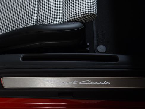 Used 2023 Porsche 911 Sport Classic RWD image 20