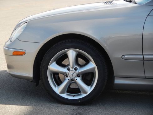 Used 2005 Mercedes-Benz CLK 320 Cabriolet image 13