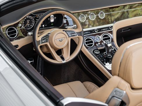 Used 2020 Bentley Continental GT image 10