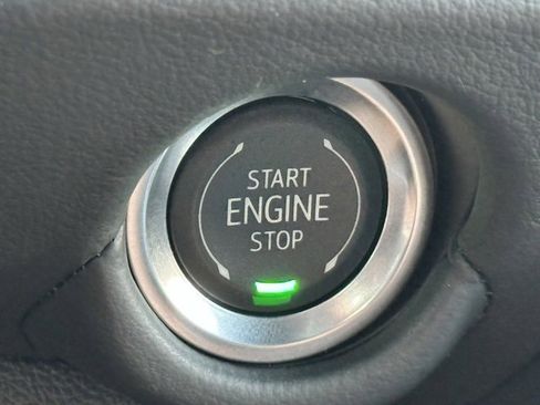 Used 2025 Chevrolet Suburban Premier image 16