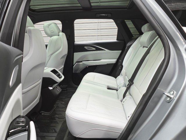 Used 2024 Cadillac Lyriq Luxury w/ LPO, Floor Liner Package AWD/4WD image 16