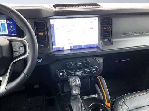 Used 2024 Ford Bronco Badlands image 6