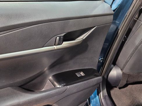 Used 2025 Toyota Camry SE FWD image 35