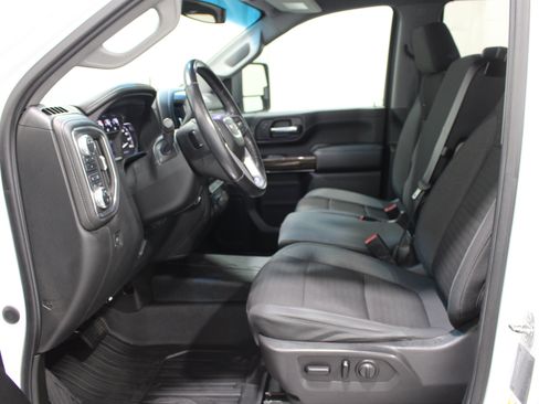 Used 2022 GMC Sierra 2500 SLE w/ SLE Value Package; AWD/4WD image 3