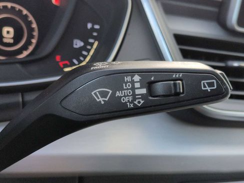 Used 2018 Audi SQ5 Premium Plus w/ Navigation Package image 28