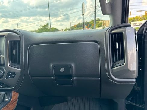 Used 2017 Chevrolet Silverado 2500 High Country AWD/4WD image 18