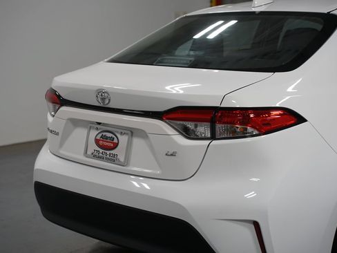 Certified 2025 Toyota Corolla LE FWD image 9