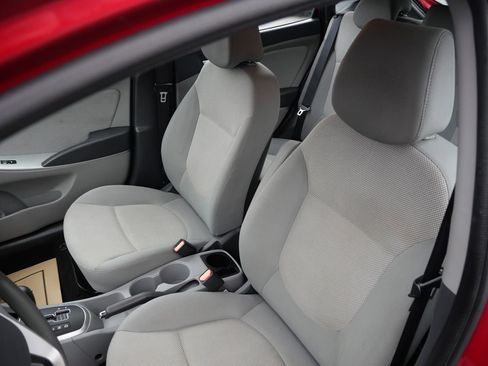 Used 2014 Hyundai Accent GS image 11